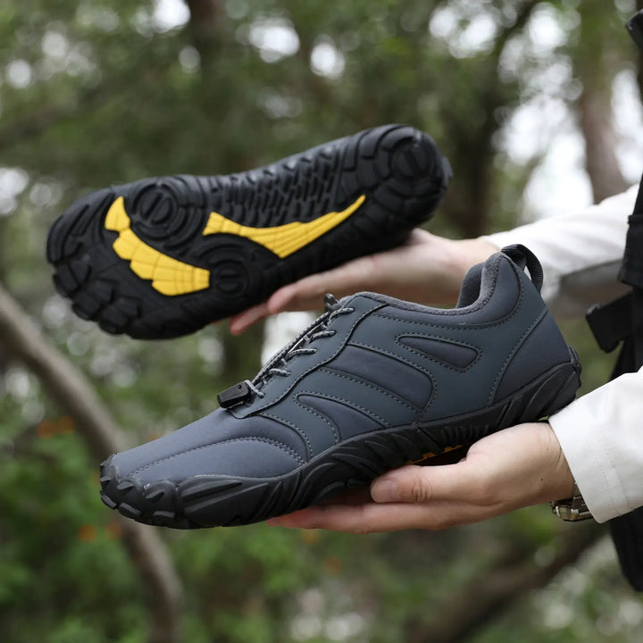 Everest Pro – Water-Resistant Barefoot Shoes with Durable Grip & Cozy Lining